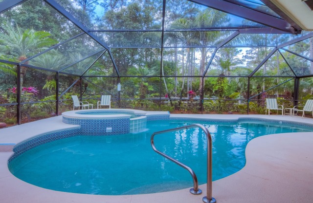 SHADEY ACRES - HEATED POOL/SPA FAST WIFI PET FRIENDLY ECO-RETREAT NEAR BEACHES