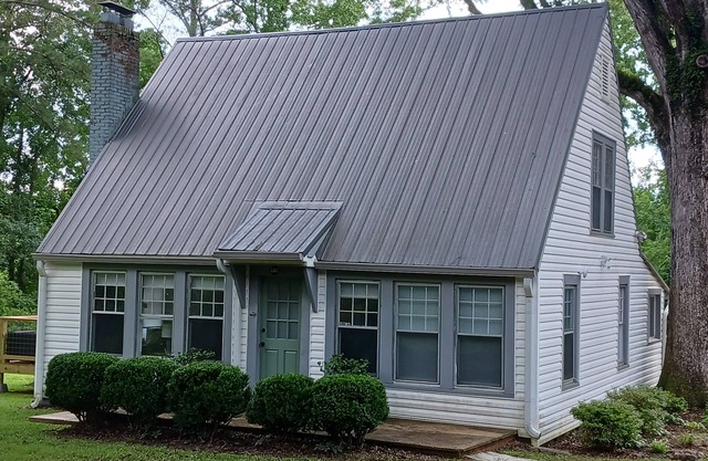 Shady OaksnCharming 2-bedroom cottage in Talladega