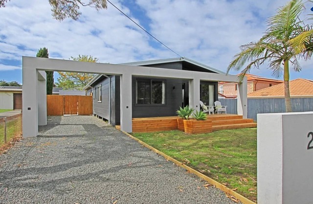 Shady Palms – lovingly renovated beach house