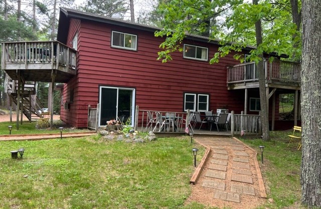 Shady Rest Upper Manor, 3BR/2BA, Lakefront, Beach, Fishing, Relaxing, Fun!
