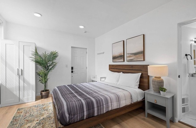 Shadyside/Central @2 Bright and Stylish Studio with Free Parking
