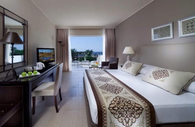 Sharm Cliff Resort | 3-Room Stay w/Pools, Spa, Diving & Family Activities
