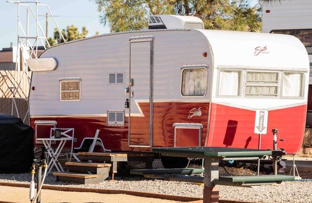 Shasta Trailer: Vintage Charm, Modern Comfort Pool