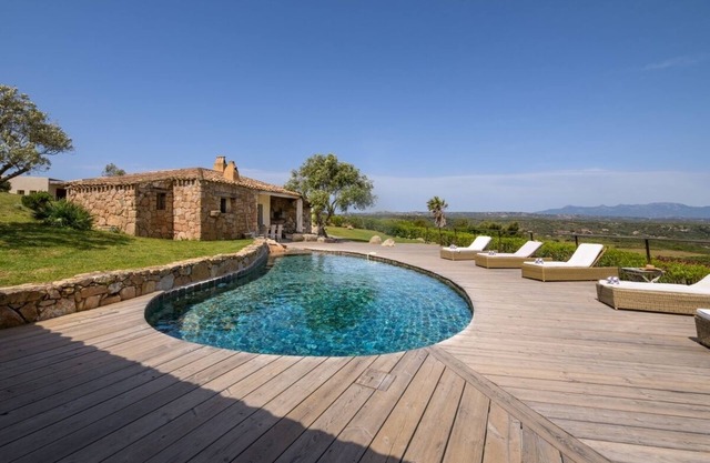 Sheepfold 10 people, heated pool, sea view