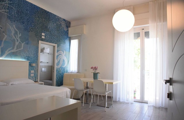 Shell: Double room with kitchenette