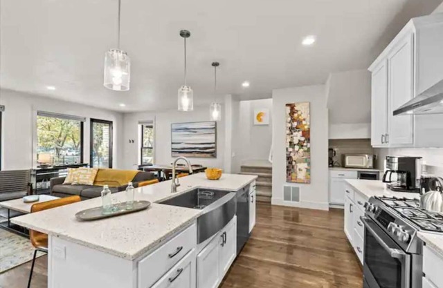 Sherman Avenue/Downtown! Family & Pet Friendly