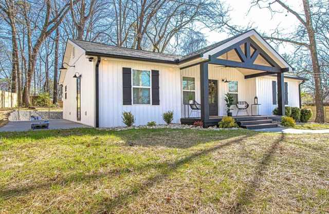 Shirley Way · Bearden Bliss <10 mins to UT & Downtown Knox