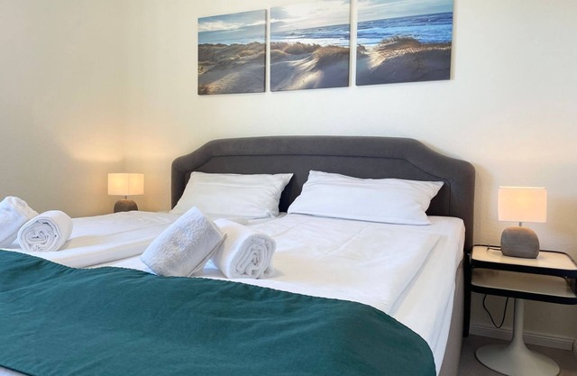 SHJ12 - Cozy 4 person vacation apartment with fantastic sea view,