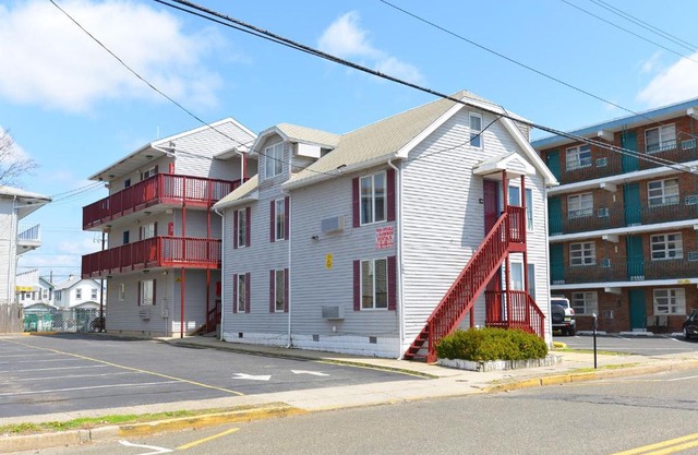 Shore Beach Houses - 52 - 405 Porter Avenue