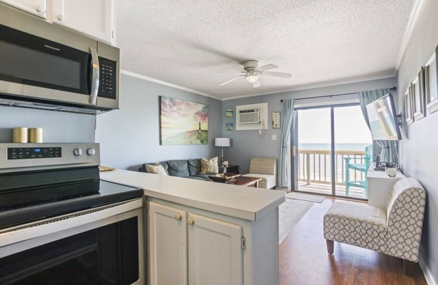 Shore Beats Work - Oceanfront New Balcony 3rd Flr