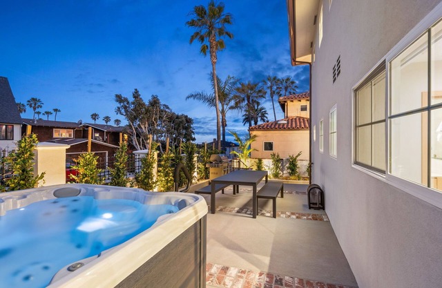 SHORE|Peaceful 2BR | Patio + BBQ & Tub Access