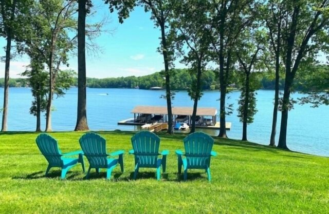 Shorely Heaven: WiFi, Disney+, Amazon Prime, YouTubeTV, (2) Kayaks Wide Water Lake Views
