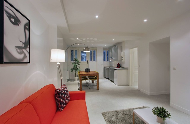 Short Stay Group Museum View Serviced Apartments