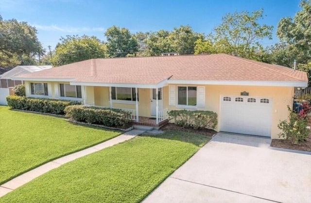 Short term stay coastal furnished w/utilities in Clearwater Florida near Beach.