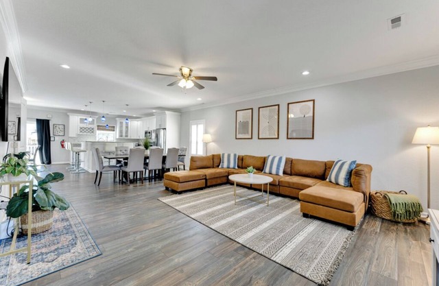 Shuffleboard! Big Yard + Walk to Beach! Spacious and Clean!