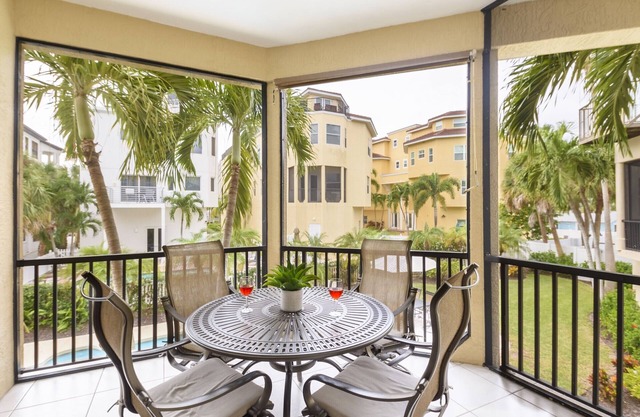 Siesta Key 3 Bedrm, 3½ bath Villa sleeps 8 with 2900sq ft