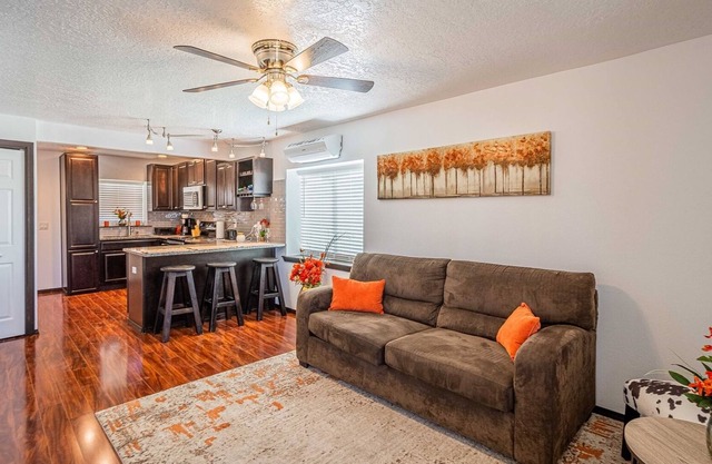 Siesta Suites C - Cozy 2 Bedroom In North Valley!