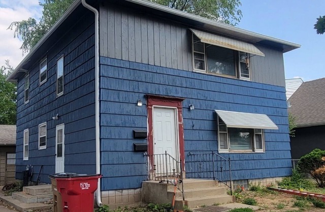 Simple Stay Near Augustana University in Central Sioux Falls w/Wifi and Parking