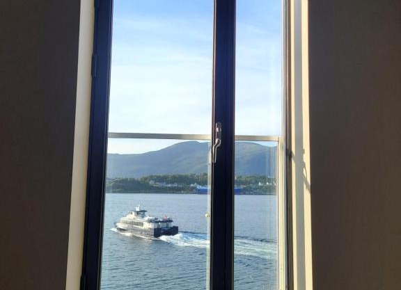 Single Elegant Room i sentrum- Sea View