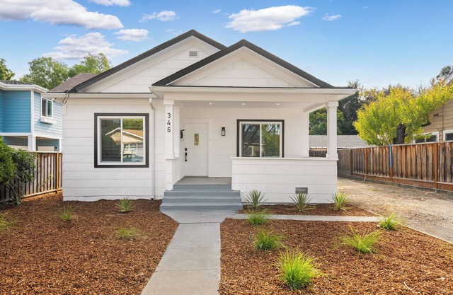 Single Family Home w/3BR & 2BR