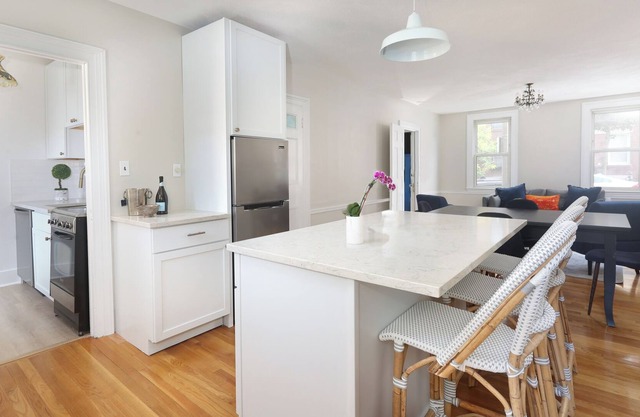 Single family - One Block to the Historic Bunker Hill Monument!