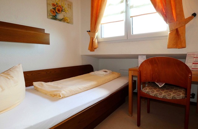 Single room Cat. A, non-smoking, WC and shower - Hotel Werneths Landgasthof