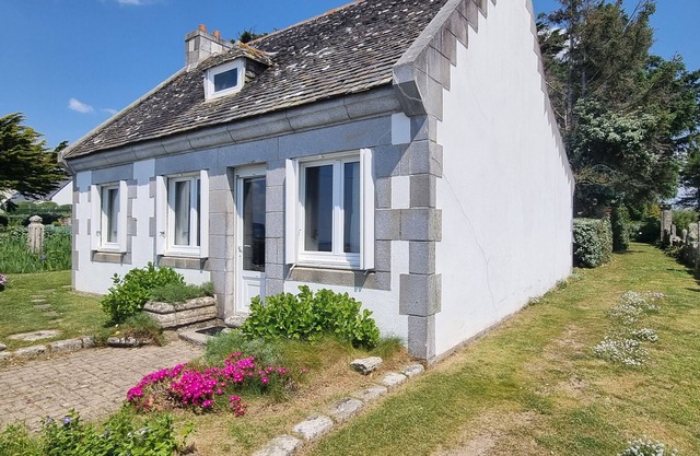 Single-storey house facing the sea at Le Cabellou in Concarneau