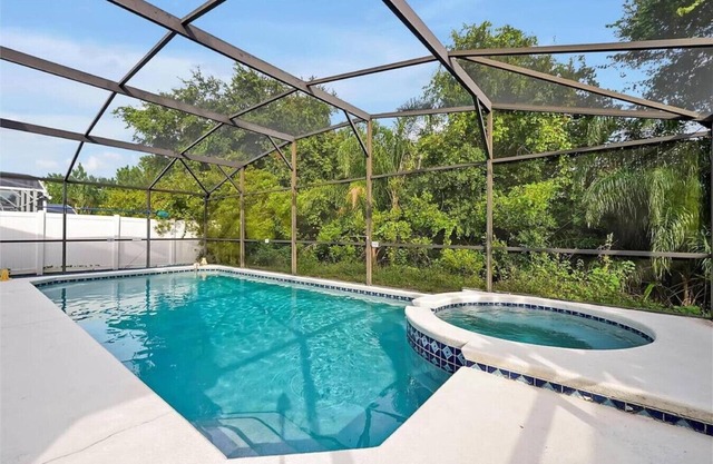 Single Story Villa with Pool, Views & Family Fun