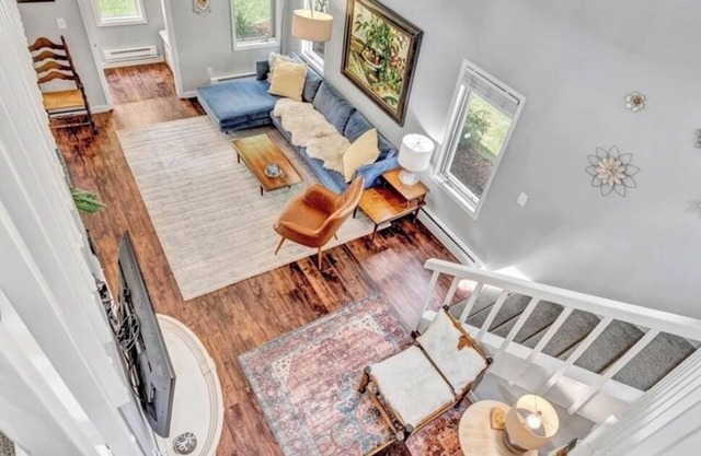 Sink into the Hot Tub and start relaxing at the beautiful, bright Cedar House