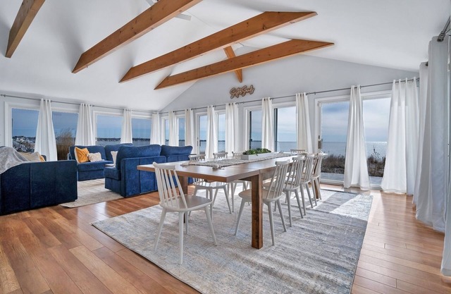 Sister Sands Waterfront 3 bdrm home w/AC in Westbrook, CT on Long Island Sound!