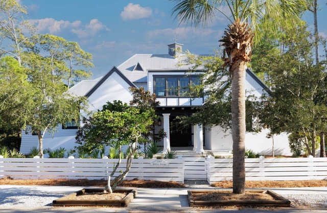 Sittin' Purdy - Luxury Home Located on the Lake
