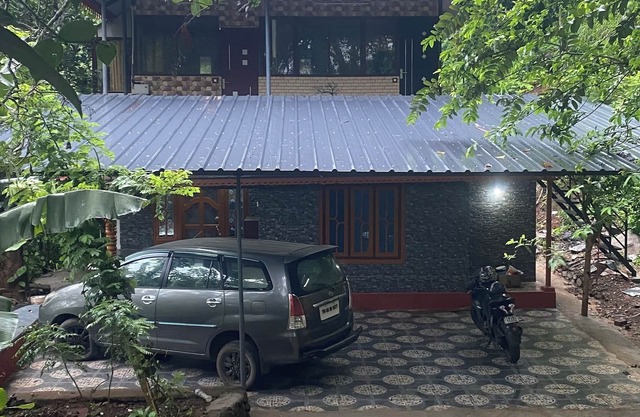 SK Paradise offers accommodation with free WiFi and free private parking.nnn