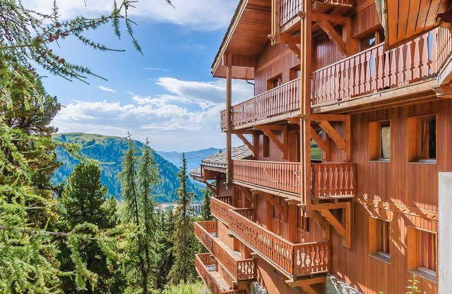Ski aux pieds | Vue imprenable + piscine et sauna