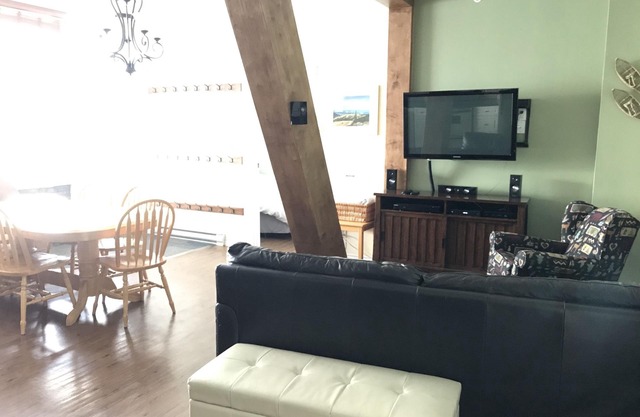 Ski in and Ski out right to the doorstep. With a private hot tub on the deck.