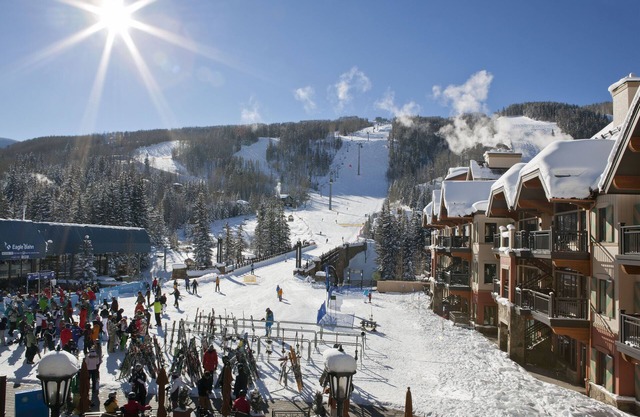 Ski-in/out, 1st-floor condo w/fireplace, fast WiFi, shared pool/hot tub/laundry