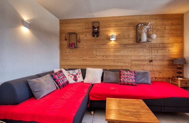 Ski-in/out apartment, 2 br, 6-7 guests, balcony, equipped kitchen