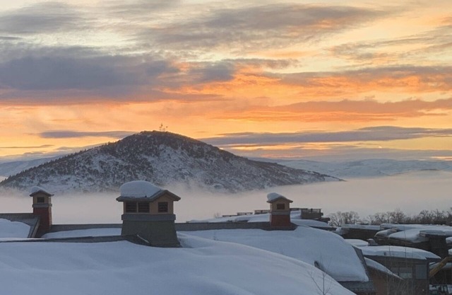 Ski-in/out luxury in Canyons 2 Bed/2 Bath located at Hyatt Centric Park City