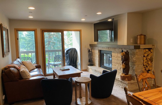 Ski-in/ski-out Beaver Creek Village Comfy + Modern Family Escape
