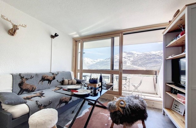 Ski-in/ski-out & foot of the slopes, 7th floor, balcony, tv, 36m², Les Menuires