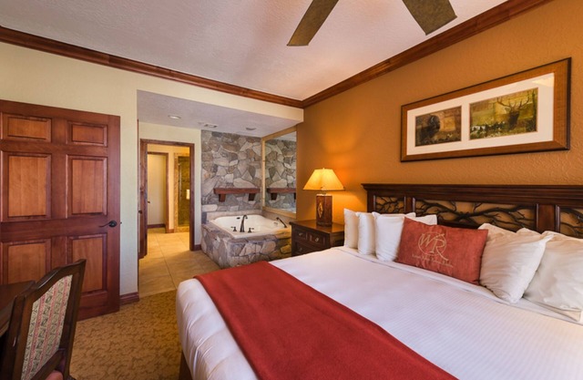 Ski-In/Ski-Out Luxury Two-Bedroom Villa with Loft at Westgate Park City