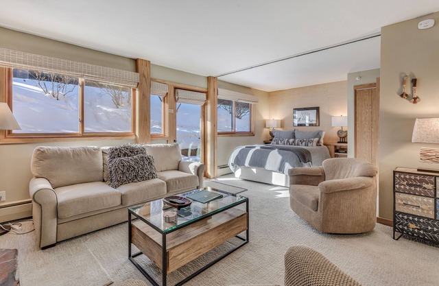 🏔️Ski-In, Ski-Out~Hot Tub~Studio Deluxe 402🏔️