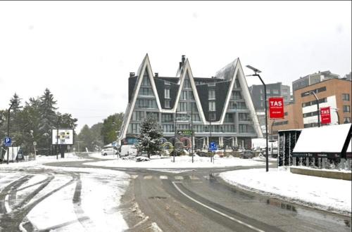 skiandstaybjelasnica1