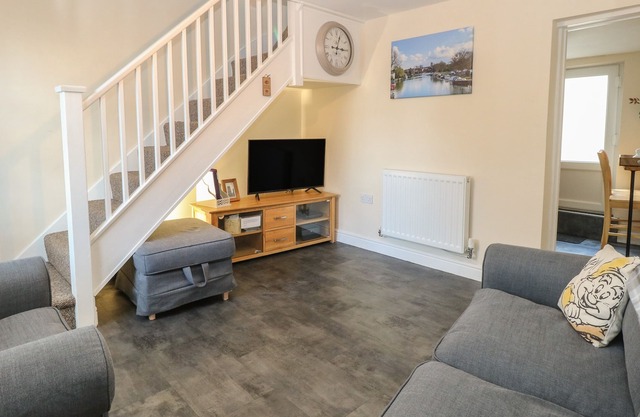SKIPPINGS, pet friendly, country holiday cottage in Beccles