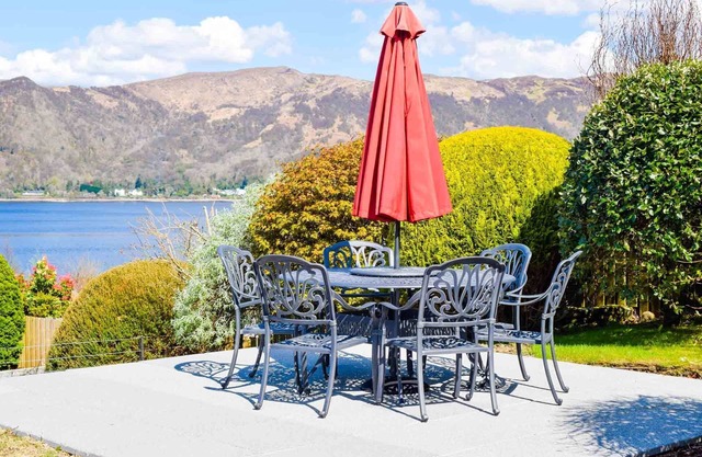 Skyfall Luxury Hideaway - sleeps 2 guests in 1 bedroom