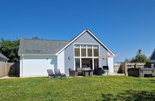 Skylark - 3 bed | Hot Tub* | Pet Friendly*