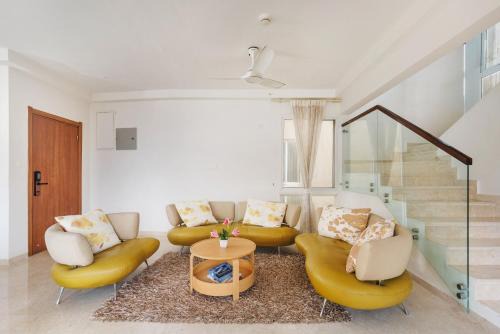 Skyline Haven by Red Olive - 4BHK - 30mins Airport