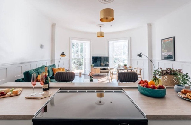 Slateford House 1770 - The Jacobite's stronghold - 3 Bedroom Apartment