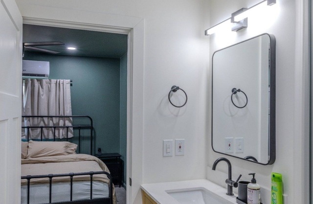 SLC Cozy Backhouse - Downtown SLC Base