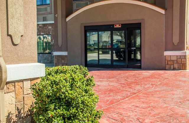 Sleep Inn & Suites at Six Flags
