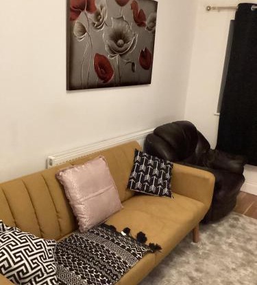Sleeps 11 -Pets Ok - Private Garden - Free Parking